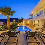 Villa Lumiere 1 *
