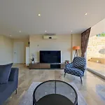 Villa Lumiere 1