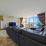 Villa Lumiere 1 *
