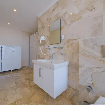 Lumiere 1 Villa *
